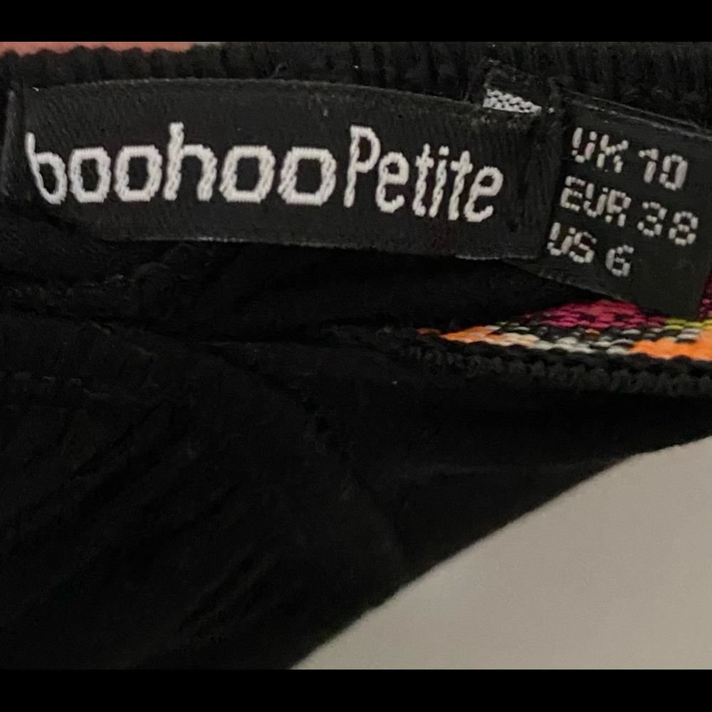 BOOHOO PETITE Embroidered Strap Maxi - Picture 3 of 10